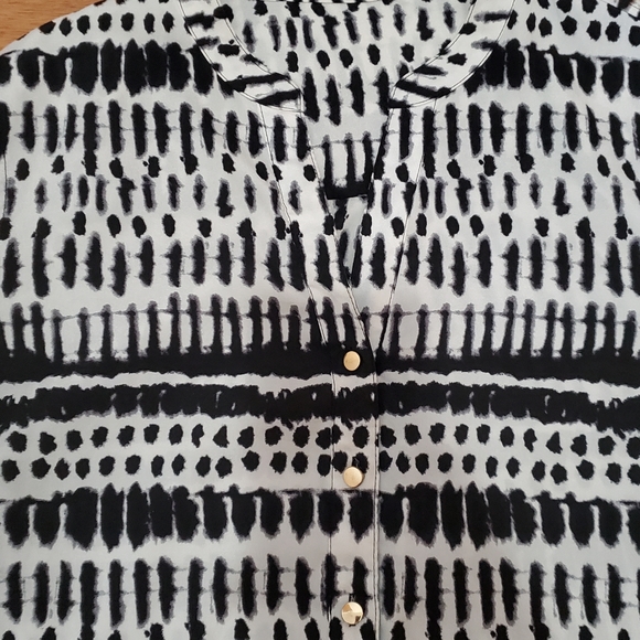 Ivanka Trump Womens Button Down Top Shirt Small Roll Tab Sleeves Black White - Picture 4 of 5